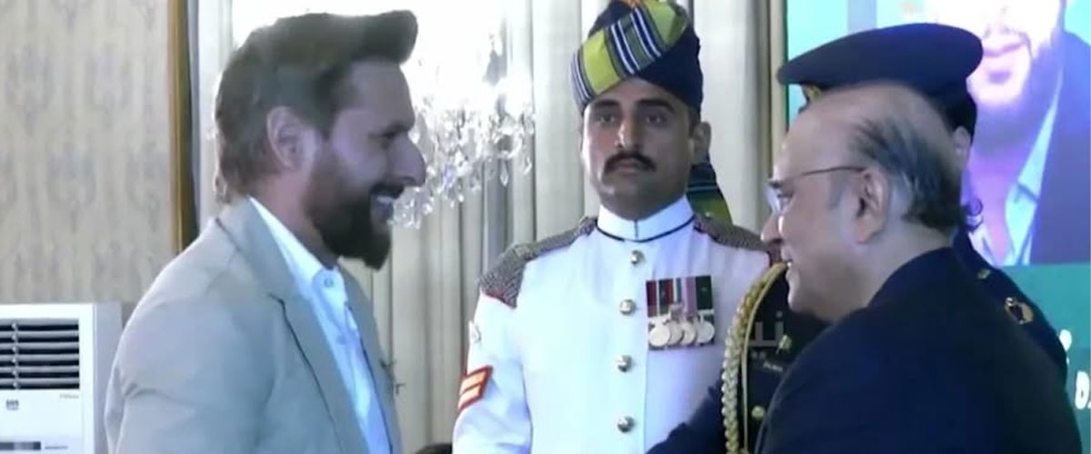 Shahid Afridi Receives Hilal-I-Imtiaz For Services To Sports