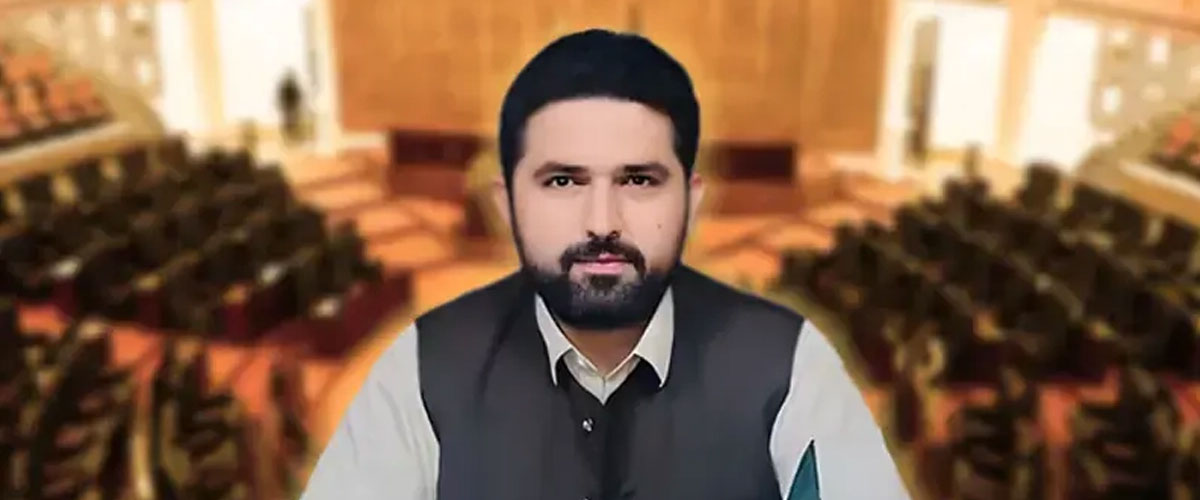 KP CM Afridi Criticises Closed-Door Decisions During Bannu Visit